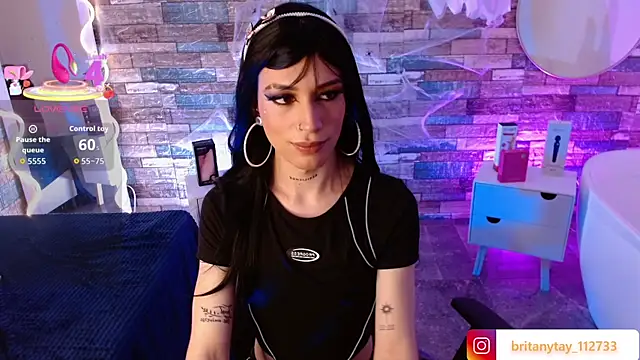 boyfox tay online show from November 14, 2025, 3:43 am