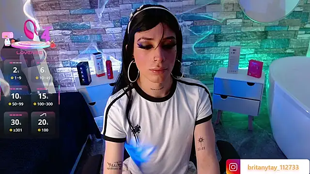 boyfox tay online show from November 9, 2025, 4:38 am