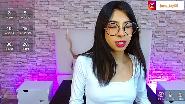 juno tay online show from November 8, 2025, 11:47 am