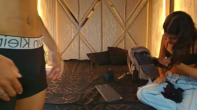 Hotcouple 222 online show from November 21, 2025, 7:40 am