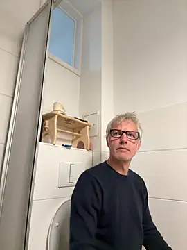 SexyLeon8 online show from September 19, 2025, 9:46 am