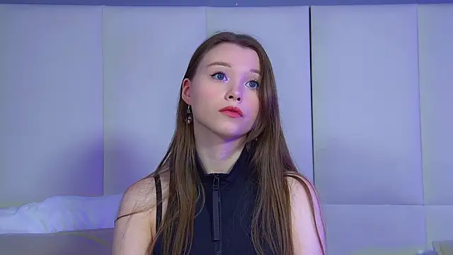 KeiraAsti online show from March 22, 2026, 6:04 am