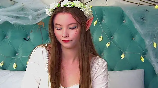 KeiraAsti online show from October 26, 2025, 6:03 am