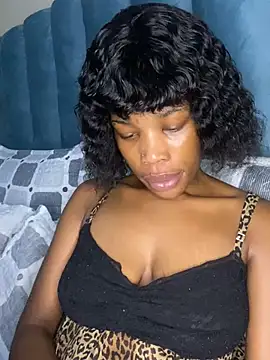 Snapshot of Caramel_Mellow chatting on February 10, 2026, 12:42 am Caramel Mellow online show from February 10, 2026, 12:42 am