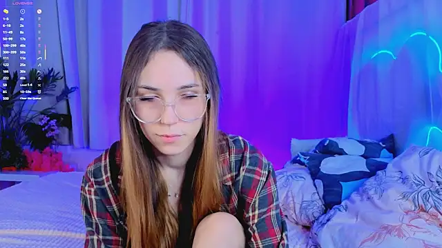 -CindyLou online show from November 30, 2025, 5:30 am