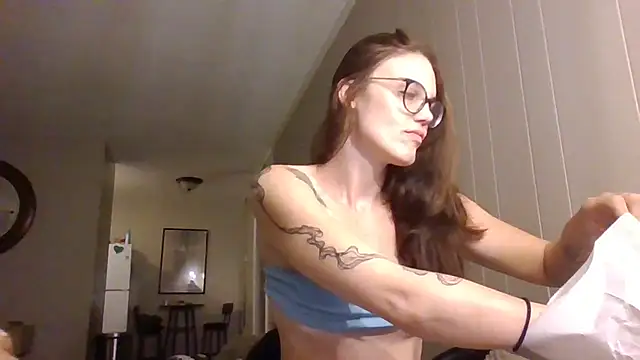 Miss honey94 online show from November 18, 2025, 11:35 am