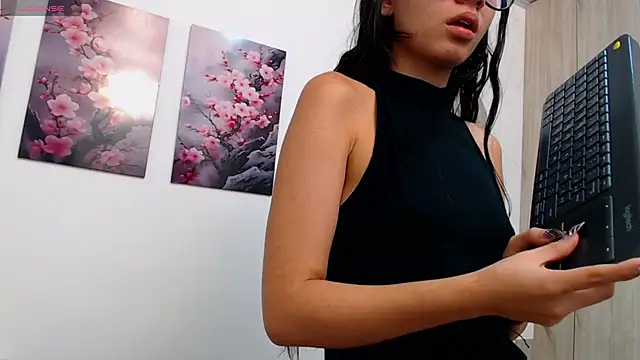 pinky f00x online show from February 21, 2026, 7:16 pm