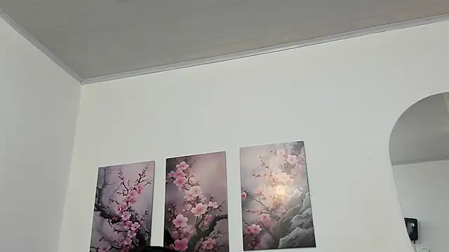 pinky f00x online show from July 4, 2026, 8:02 pm