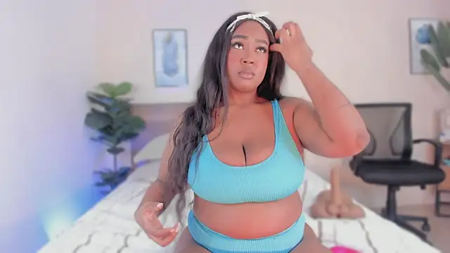 Niicol Jenner online show from March 26, 2026, 4:55 am