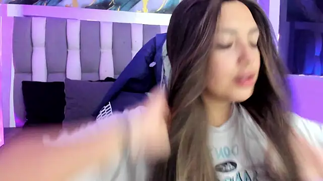 Adaara Rey online show from December 15, 2025, 7:52 pm