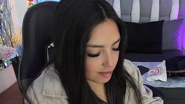 Adaara Rey online show from November 29, 2025, 7:25 pm