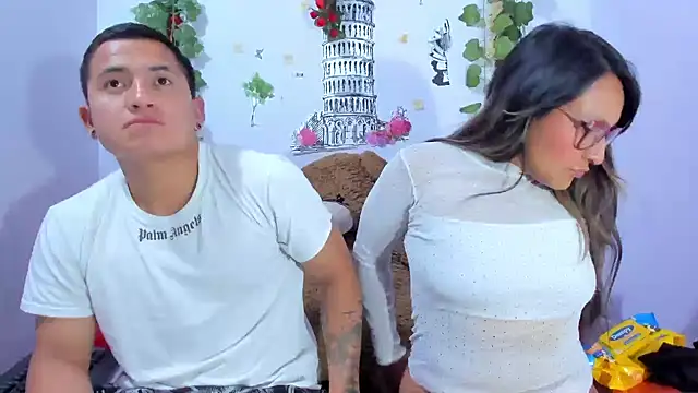 NataliaAndJulliam online show from February 2, 2026, 3:27 am