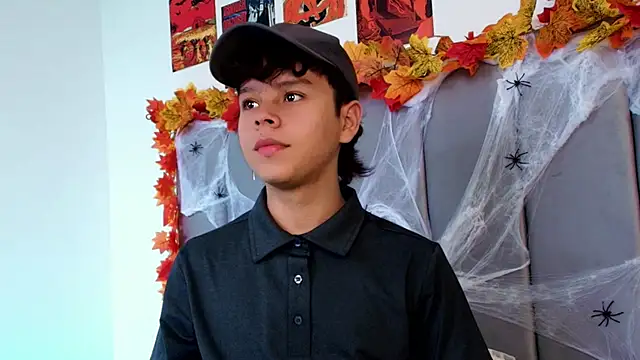 Snapshot of nico_leroy chatting on October 30, 2025, 7:33 pm nico leroy online show from October 30, 2025, 7:33 pm