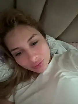 naughty chic online show from December 12, 2024, 6:31 pm
