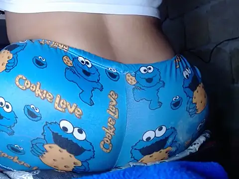 salmaextremeperver online show from October 31, 2025, 9:11 pm