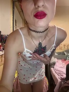 Snapshot of WatsonMi chatting on February 10, 2026, 9:03 pm WatsonMi online show from February 10, 2026, 9:03 pm