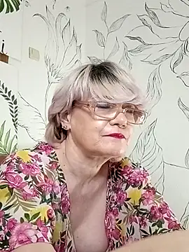 Catty Lady online show from May 13, 2026, 7:10 pm