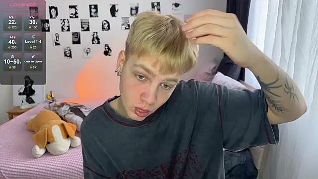 Snapshot of olivertasty chatting on October 31, 2025, 12:24 pm olivertasty online show from October 31, 2025, 12:24 pm