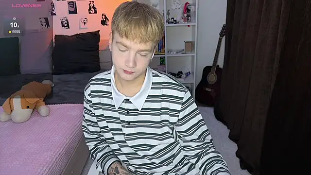 Snapshot of olivertasty chatting on October 6, 2025, 1:12 pm olivertasty online show from October 6, 2025, 1:12 pm