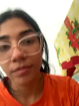 ElaRose 12 online show from November 30, 2025, 4:08 pm