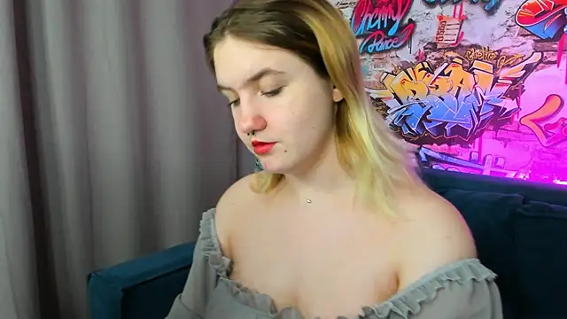 Snapshot of Julia_Jips chatting on September 29, 2025, 12:06 am Julia Jips online show from September 29, 2025, 12:06 am