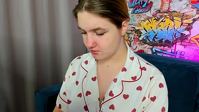 Snapshot of Julia_Jips chatting on September 30, 2025, 12:05 am Julia Jips online show from September 30, 2025, 12:05 am