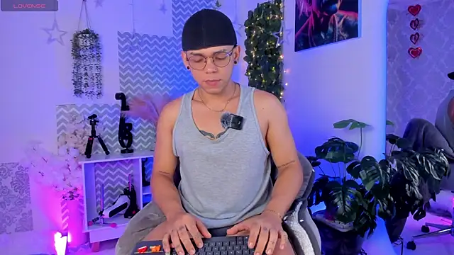 jhosepMoreno online show from April 20, 2026, 3:02 pm