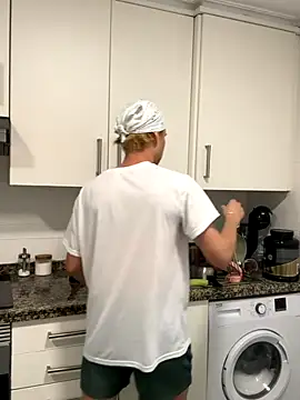 pbyariel- online show from October 21, 2025, 4:06 pm