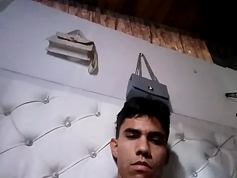 Diego270480 online show from April 21, 2026, 11:28 am