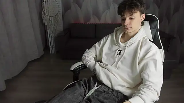 Edvard Blare online show from October 23, 2025, 4:05 pm