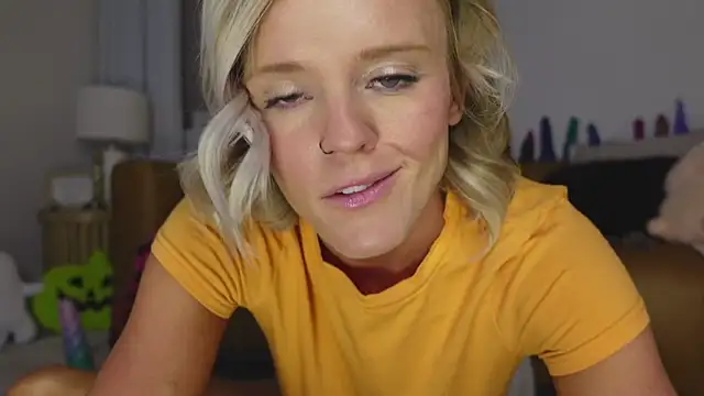 Taylorlove303 online show from October 12, 2025, 10:05 am