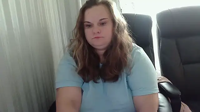 HollyXEva online show from September 28, 2025, 10:22 am