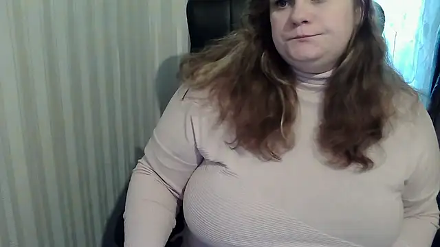 HollyXEva online show from September 30, 2025, 5:57 am