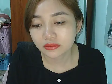 Uhem112 online show from November 1, 2025, 1:27 pm