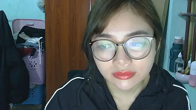 Uhem112 online show from December 1, 2025, 12:44 am