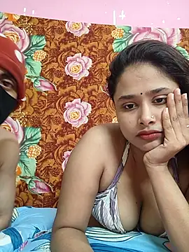 Seducing couple online show from April 14, 2026, 3:55 am