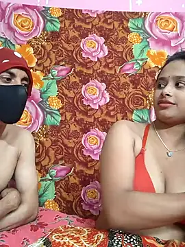 Seducing couple online show from November 30, 2025, 6:19 pm