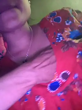 Seducing couple online show from December 2, 2025, 5:03 pm