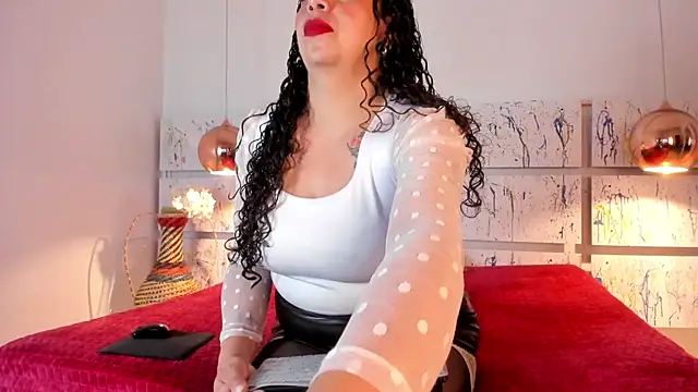 Alissaa milf online show from October 8, 2025, 2:35 am