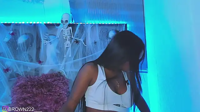  naomibrown  online show from October 13, 2025, 1:18 am