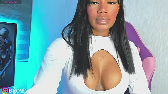  naomibrown  online show from May 25, 2026, 3:28 am