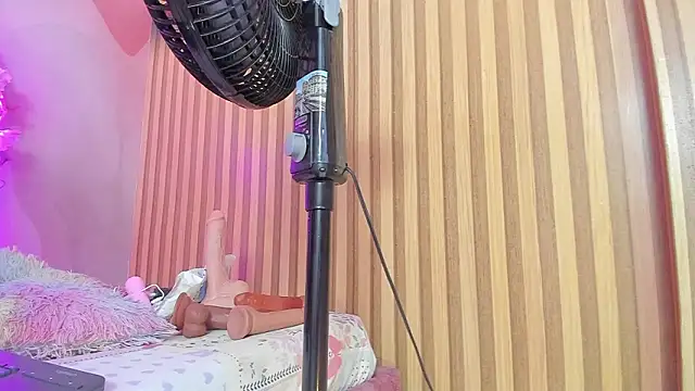 violet taylor  online show from January 15, 2026, 2:15 am