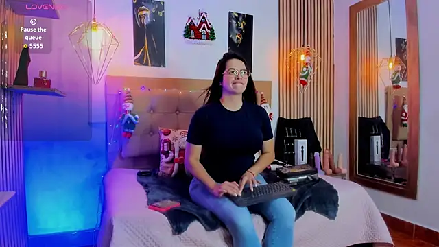  samanthaa foxx online show from December 21, 2025, 11:12 am