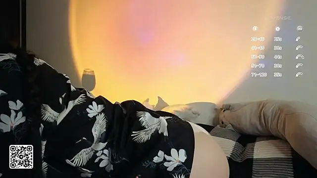 OdelynBagge online show from October 10, 2025, 5:36 pm