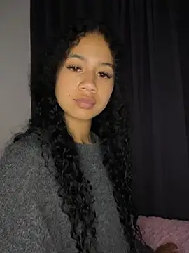 jadee8 online show from March 13, 2026, 11:32 pm