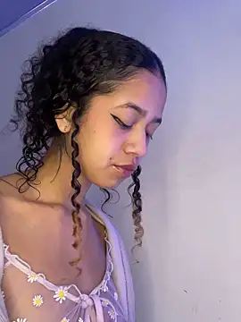 jadee8 online show from November 27, 2025, 6:08 pm