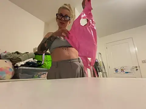 Molly slayy online show from October 3, 2025, 6:53 pm