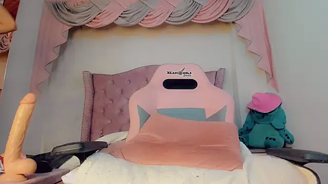  Abby white  online show from November 25, 2025, 10:32 pm