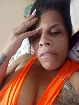 Snapshot of Esperanza_13 chatting on May 30, 2026, 1:56 am Esperanza 13 online show from May 30, 2026, 1:56 am