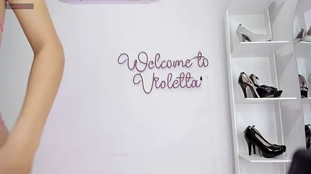 violetta pretty online show from May 25, 2026, 8:07 pm